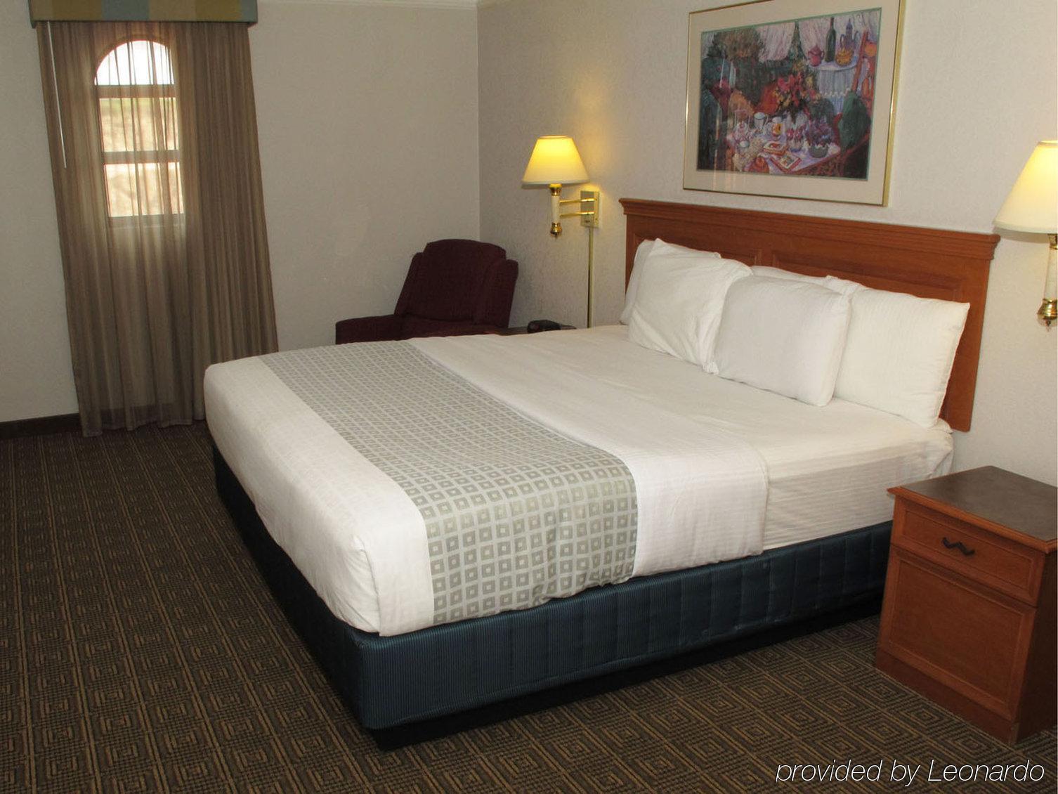 Super 8 By Wyndham Austin South I-35 Hotel Exterior foto
