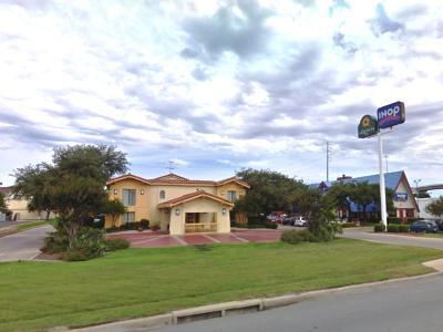 Super 8 By Wyndham Austin South I-35 Hotel Exterior foto